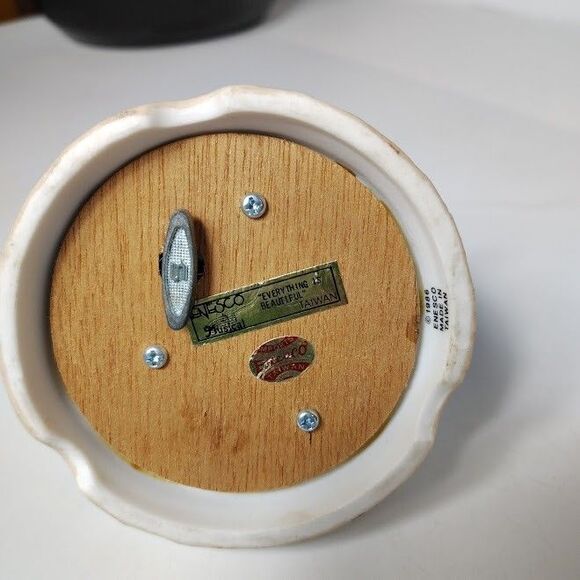 Enesco Hummingbird Music Box Animated Everything is Beautiful Beak Tip Missing - Picture 5 of 5